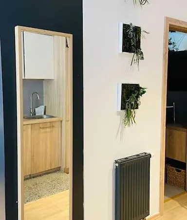 Apartment Designer Studio W/xl Balcony *